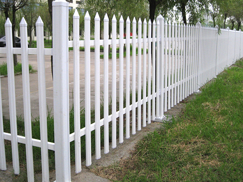 塑钢护栏完美地解决了传统护栏的缺点